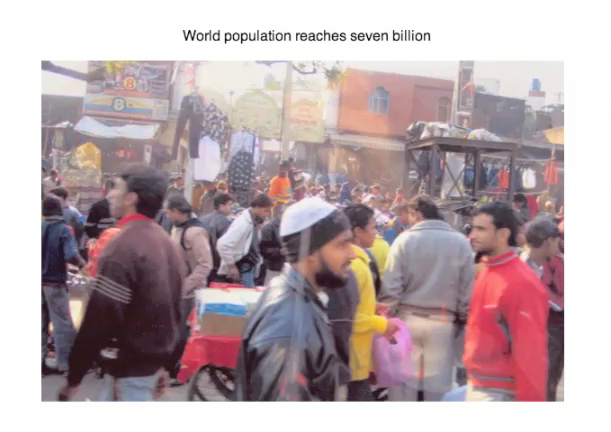 image of a crowded street in New Delhi, India